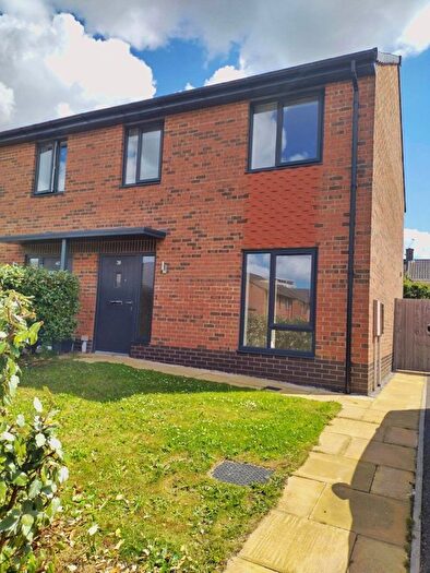 3 Bedroom Semi-Detached House To Rent In Ashfield Crescent, Kirkby, L33