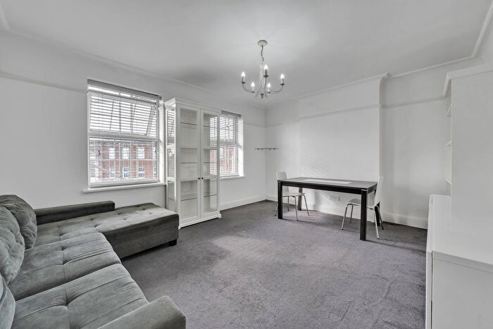 2 Bedroom Flat To Rent In Bridge Lane, London, NW11