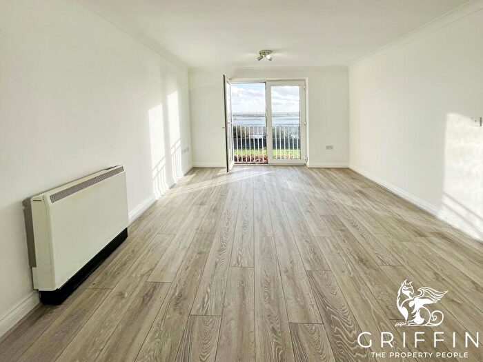 2 Bedroom Flat To Rent In Worthing Close, Grays, RM17