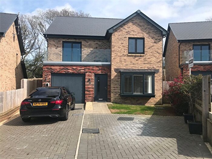 4 Bedroom Detached House For Sale In Gerddi Gwenllian, Mynyddygarreg, Kidwelly, Carmarthenshire, SA17