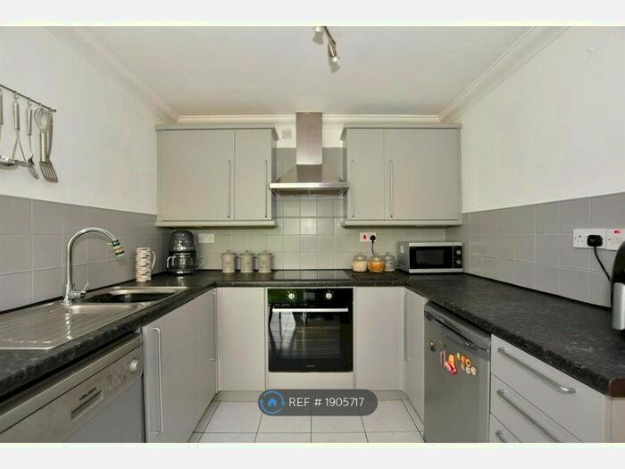 3 Bedroom Flat To Rent In Nonington Court, Nonington, CT15