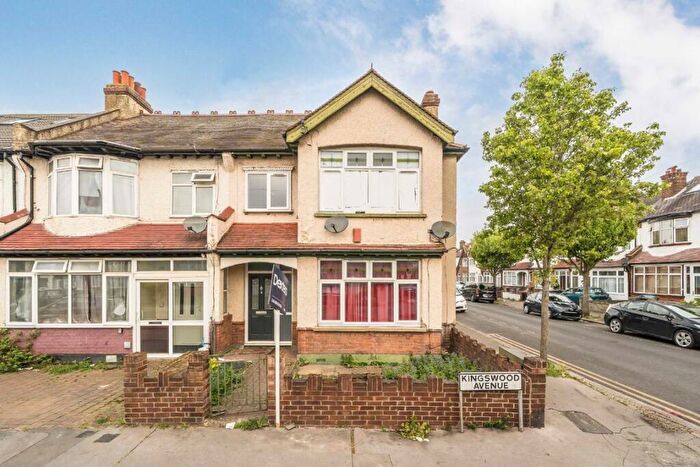 3 Bedroom End Of Terrace House For Sale In Kingswood Avenue, Thornton Heath, CR7