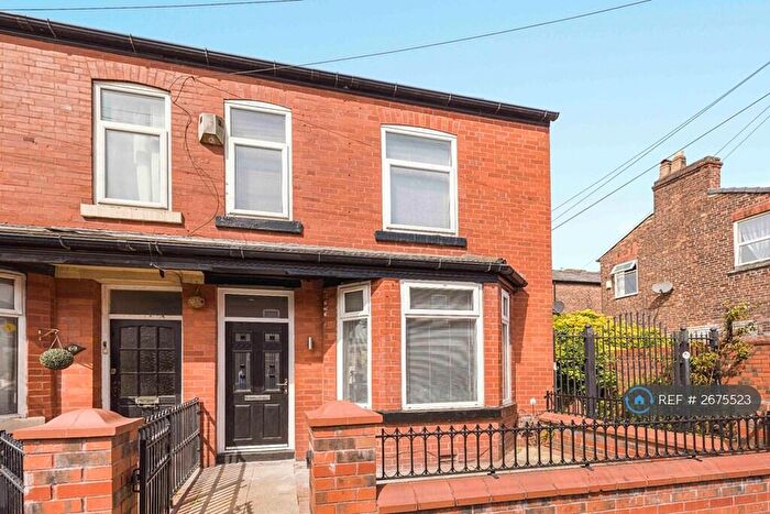 3 Bedroom End Of Terrace House To Rent In Kennedy Road, Salford, M5