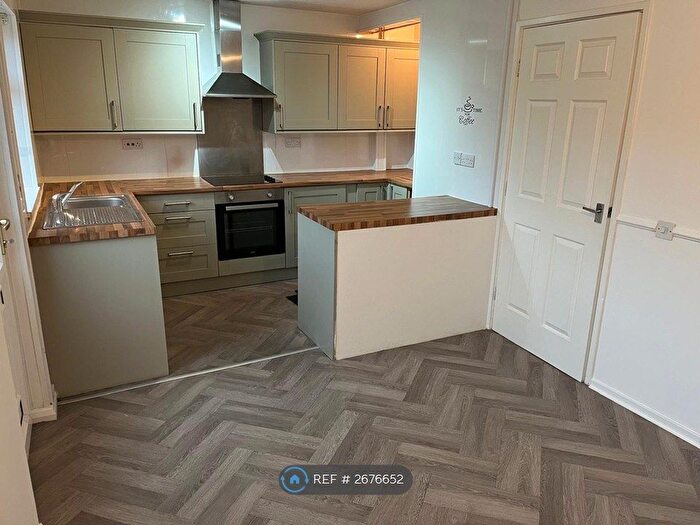 3 Bedroom Semi-Detached House To Rent In Milling Court, Gateshead, NE8