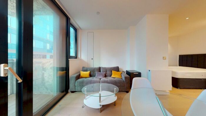 Studio To Rent In Highgate Hill, London, N19