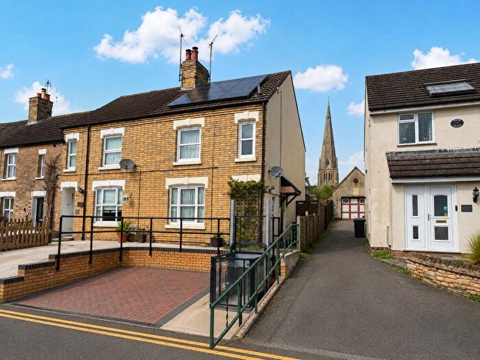 2 Bedroom End Of Terrace House For Sale In Manor Street, Raunds, Wellingborough, Northamptonshire, NN9