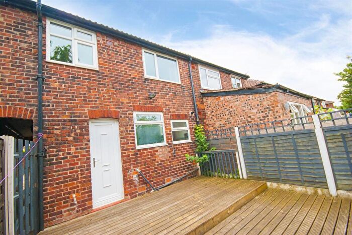 3 Bedroom House To Rent In Bell Clough Road, Droylsden, Manchester, M43