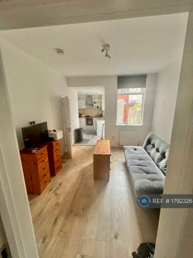 1 Bedroom Flat To Rent In Liverpool, Liverpool, L13