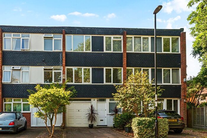 4 Bedroom Terraced House For Sale In Tristan Square, Blackheath, London, SE3
