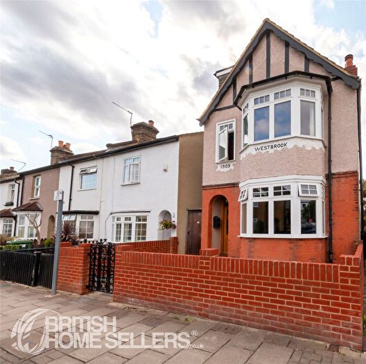 3 Bedroom Detached House For Sale In Johnson Road, Bromley, BR2