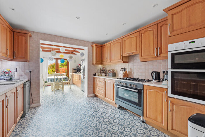 5 Bedroom Detached House For Sale In Wareham, Dorset, BH20 - Photo 2
