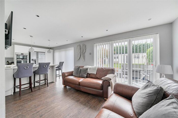 5 Bedroom Detached House For Sale In Cedar Close, Bagshot, Surrey, GU19