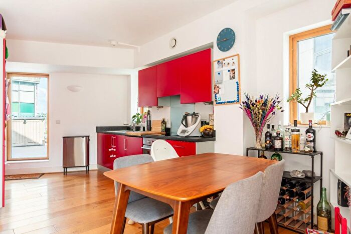 2 Bedroom Flat For Sale In New England Street, Brighton, BN1