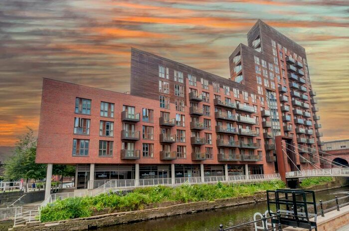 3 Bedroom Flat To Rent In Wharf Approach, West Yorks, LS1