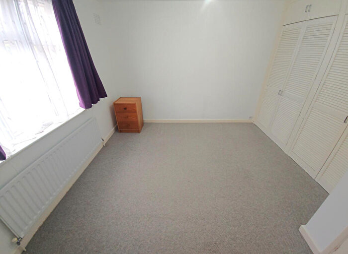 2 Bedroom Bungalow To Rent In Wokingham, RG41