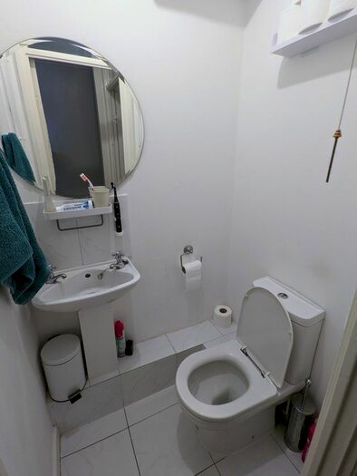 3 Bedroom Flat To Rent In Flat, Hathersage Court, Newington Green, London, N1