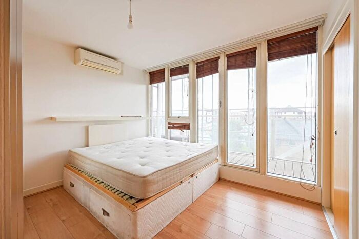 2 Bedroom Flat To Rent In Eastern Quay Apartments, Royal Docks, London, E16