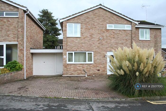 4 Bedroom Detached House To Rent In Harlech Avenue, Caversham, Reading, RG4