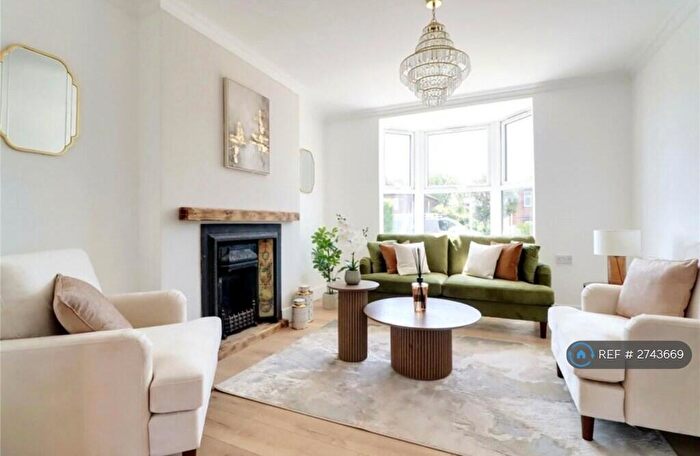 3 Bedroom Semi-Detached House To Rent In Lea Road, Gainsborough, DN21