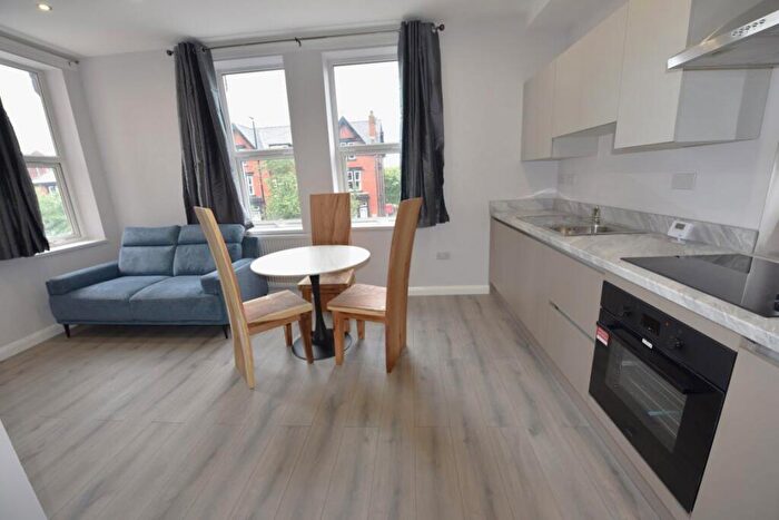 2 Bedroom Flat To Rent In Cardigan Road, Flat, LS6
