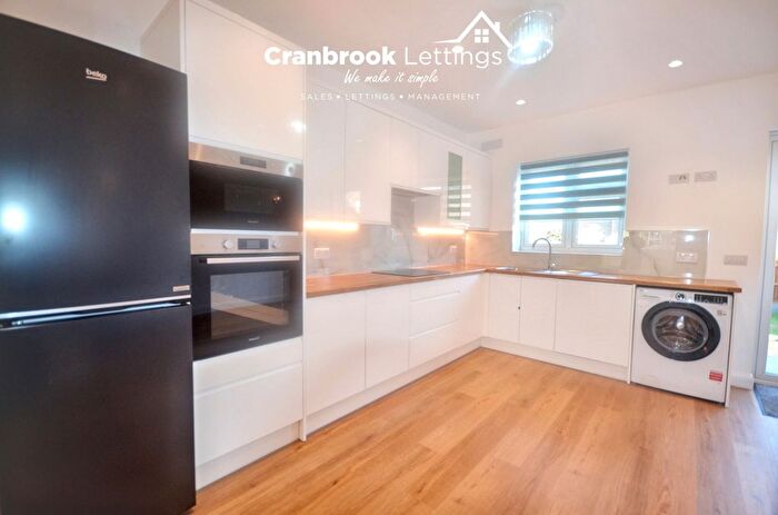 3 Bedroom Terraced House To Rent In Greenwood Gardens, Ilford, IG6