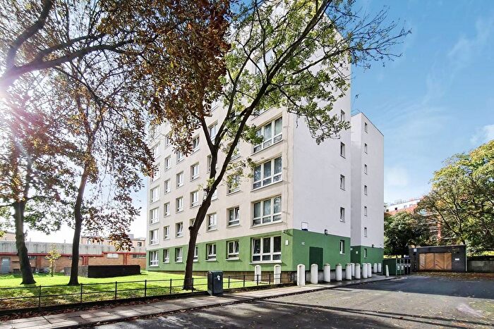 4 Bedroom Flat To Rent In .St. Matthew's Road, Brixton, London, SW2