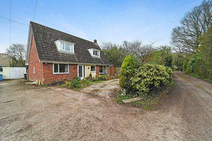 4 Bedroom Chalet For Sale In Leavenheath, Colchester, Suffolk, CO6