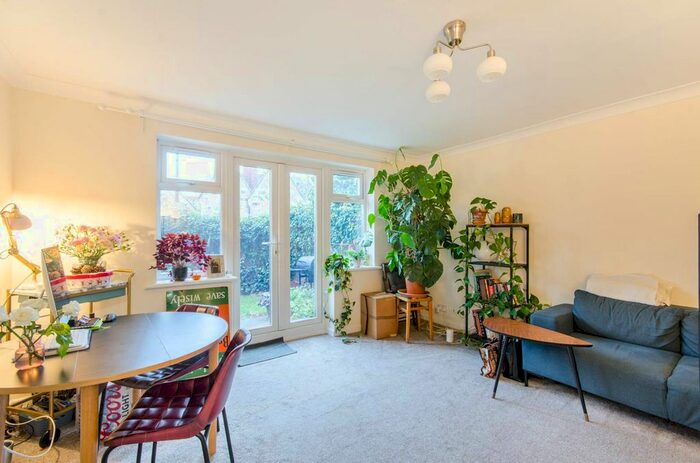 1 Bedroom Flat To Rent In South Ealing Road, South Ealing, London, W5