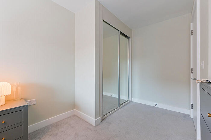2 Bedroom Apartment To Rent In Weavers Yard, Newbury Newbury, RG14