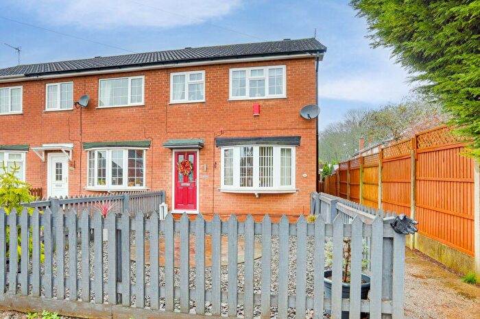 3 Bedroom End Of Terrace House For Sale In Watnall Road, Hucknall, NG15