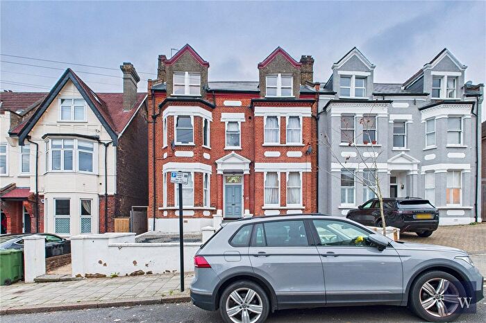 2 Bedroom Flat For Sale In St. Faiths Road, London, SE21