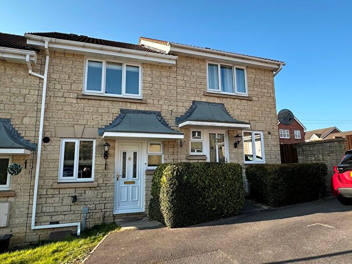 2 Bedroom Property To Rent In Primrose Way, Chippenham, SN14