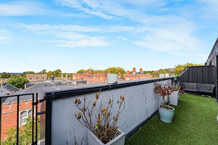 2 Bedroom Flat To Rent In Ashmore Road, Woolwich, SE18