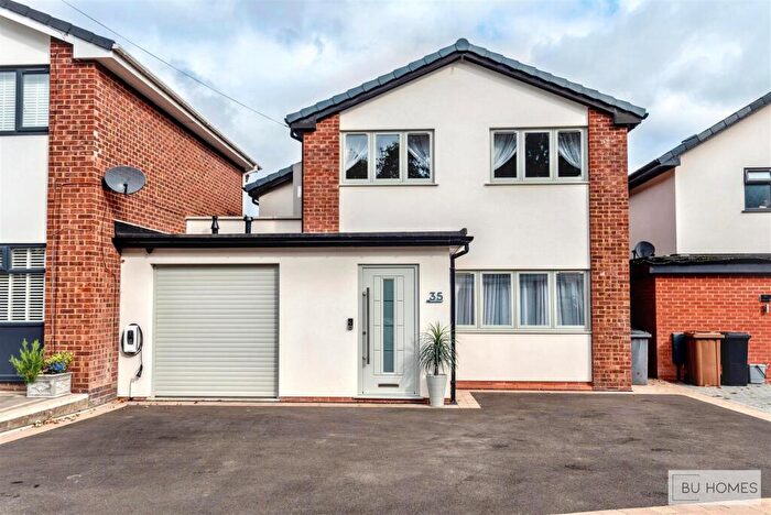 4 Bedroom Link Detached House For Sale In Leafield Road, Solihull, B92