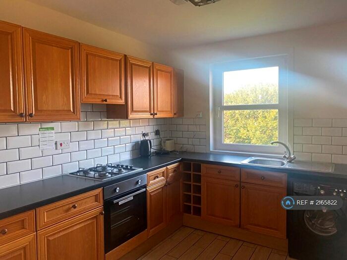 3 Bedroom Flat To Rent In Keir Avenue, Stirling, FK8