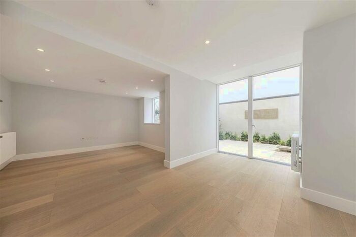2 Bedroom Flat To Rent In Great Cumberland Place, London, W1H