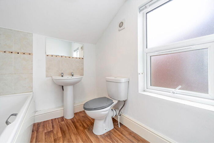 4 Bedroom Terraced House To Rent In Student House Moor Street, Lincoln, LN1