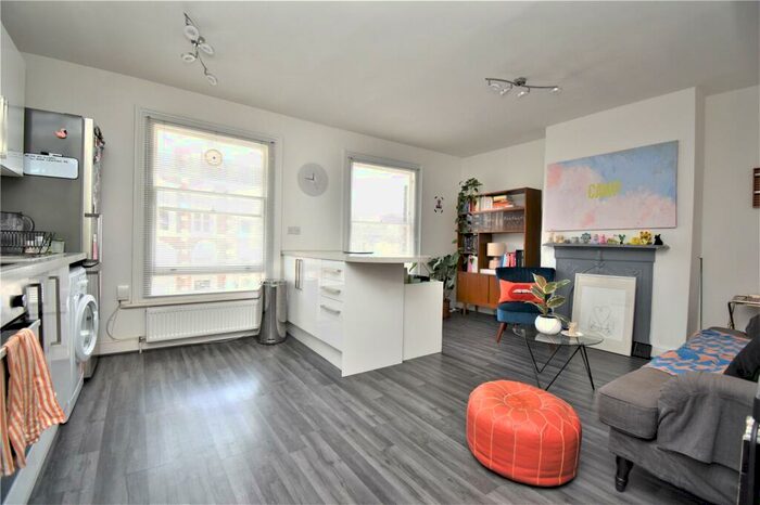 1 Bedroom Flat To Rent In The Broadway, Crouch End, London, N8