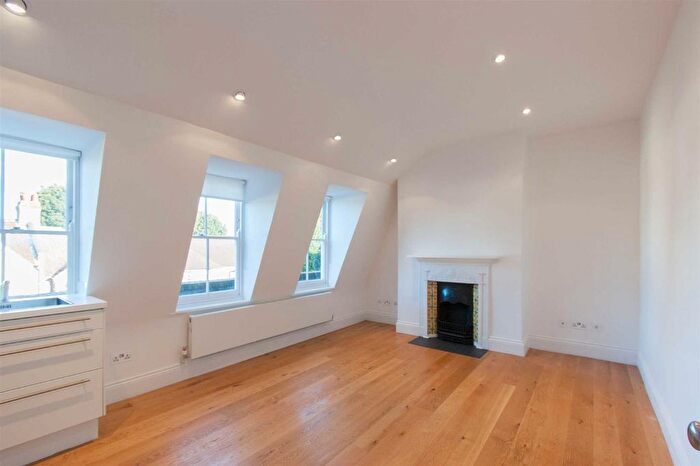 1 Bedroom Flat To Rent In Cumberland Road, London, W3