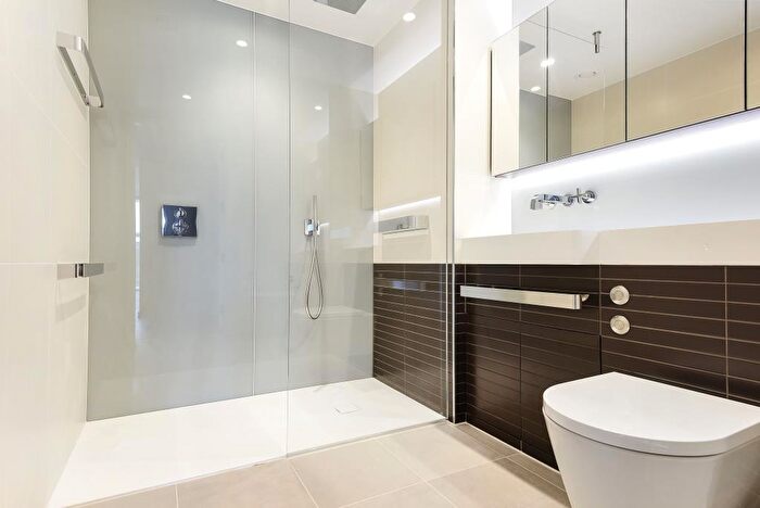 2 Bedroom Flat To Rent In Battersea, London, SW11