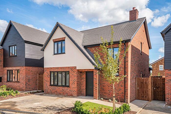 3 Bedroom Detached House For Sale In The Bygrave, St Mary's Row, Shephall Green, Stevenage, SG2