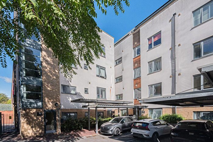 1 Bedroom Flat For Sale In Kenton Apartments, Clapham, London, SW4
