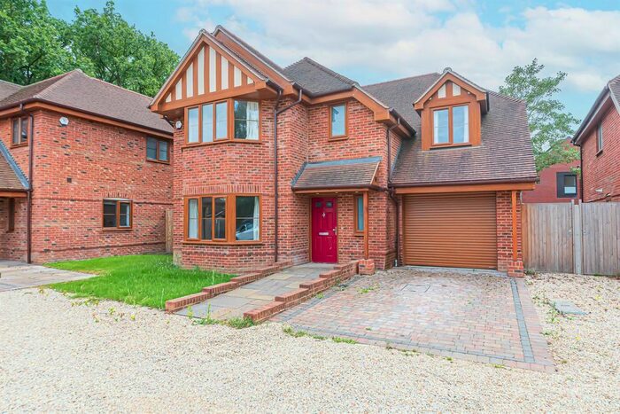 4 Bedroom Detached House To Rent In Mayfields, Sindlesham, RG41