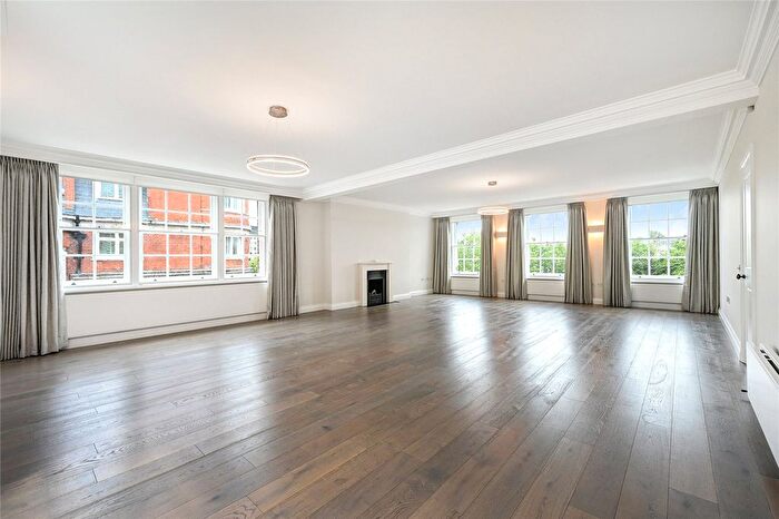 4 Bedroom Flat To Rent In Sloane Street, London, SW1X