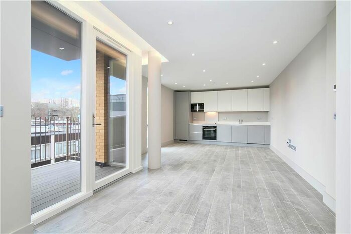 2 Bedroom Property To Rent In Lennie House, Picton Street, London, SE5