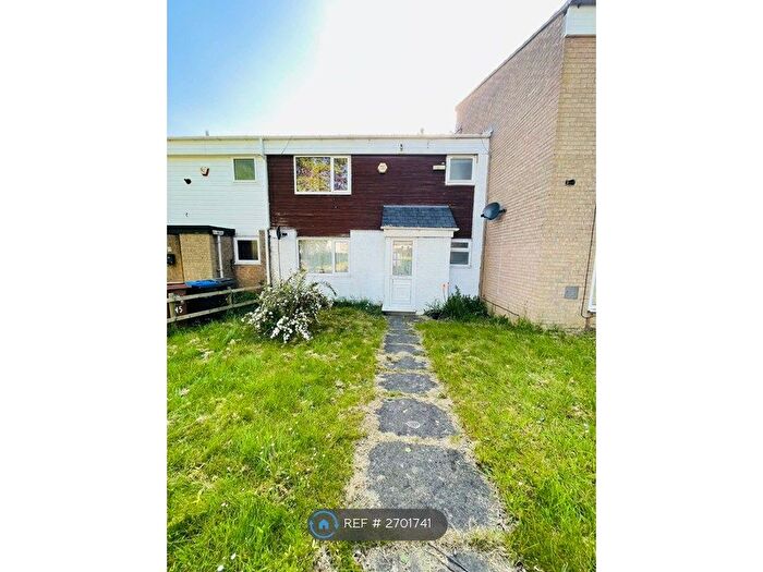 3 Bedroom Terraced House To Rent In Entwood Drive, Northampton, NN3