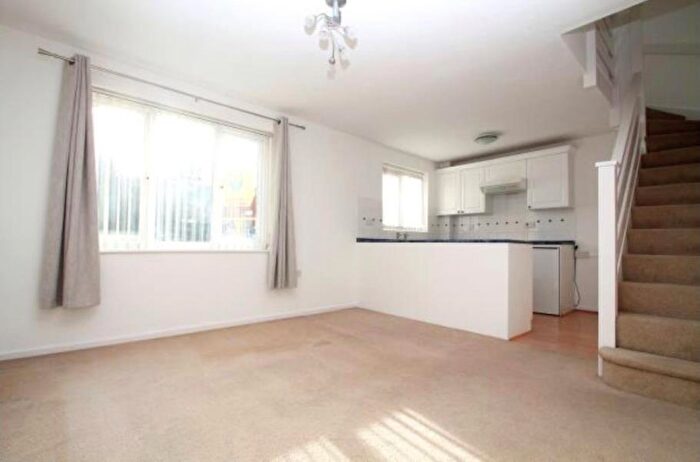 1 Bedroom Terraced House To Rent In Lightwater, GU18