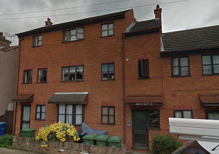 2 Bedroom Flat To Rent In Parker Court, Parker Road, Grays, RM17