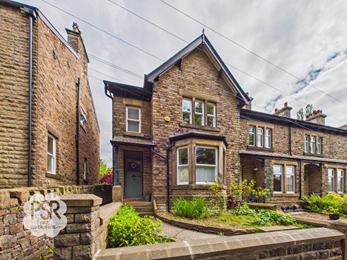 3 Bedroom End Of Terrace House To Rent In Church Road, New Mills, SK22