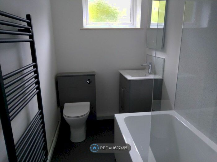 2 Bedroom Semi-Detached House To Rent In Oberon Close, Waterlooville, PO7